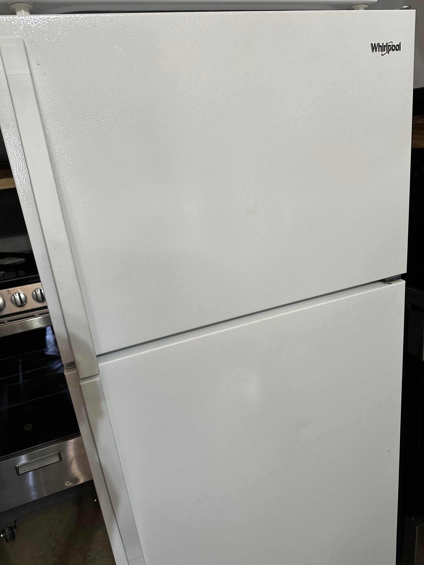 Whirlpool 28-inch Wide Top Freezer Refrigerator - 14 cu. ft. White