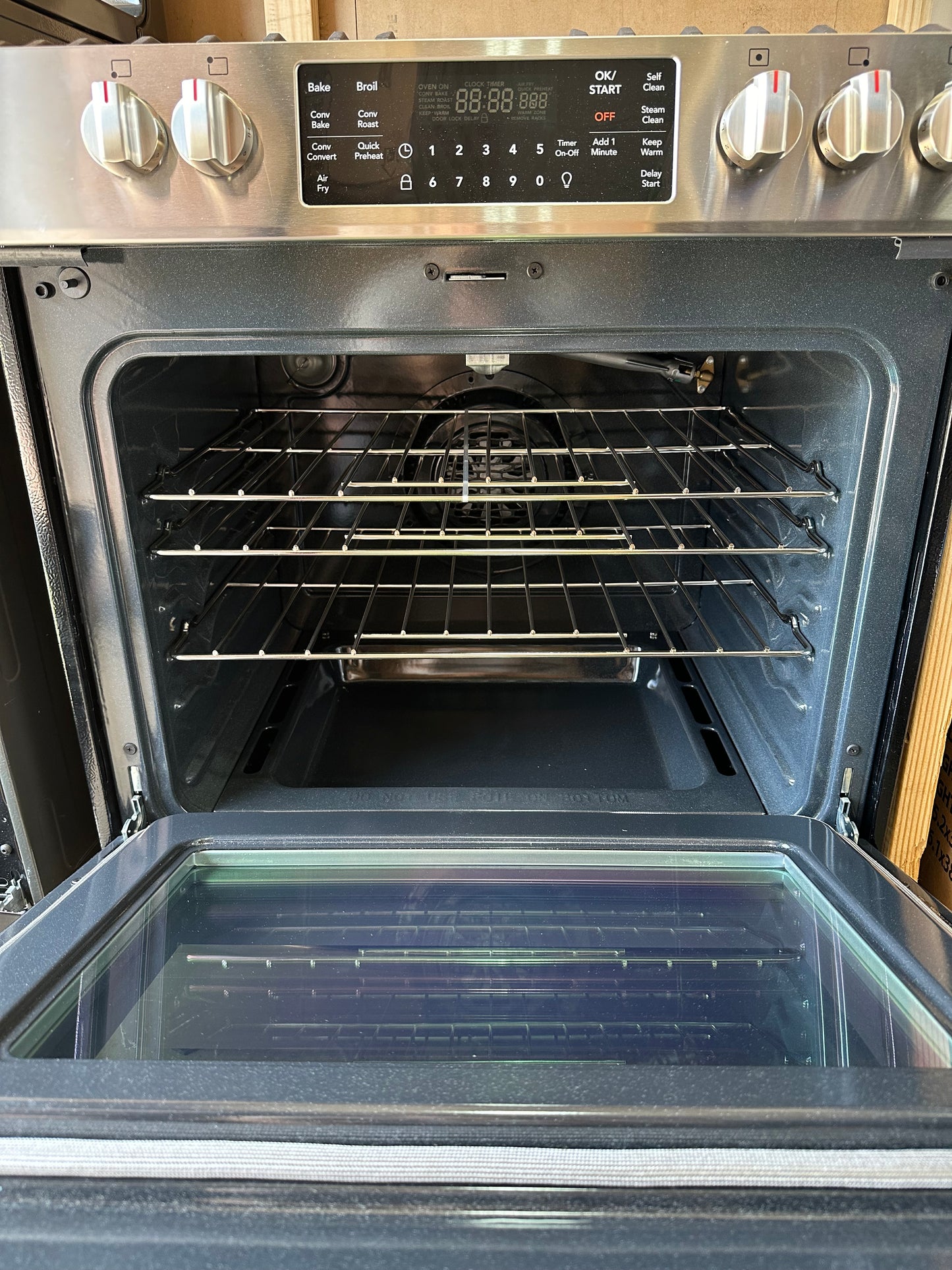 Frigidaire Gallery 30'' Front Control Gas Range with Air Fry